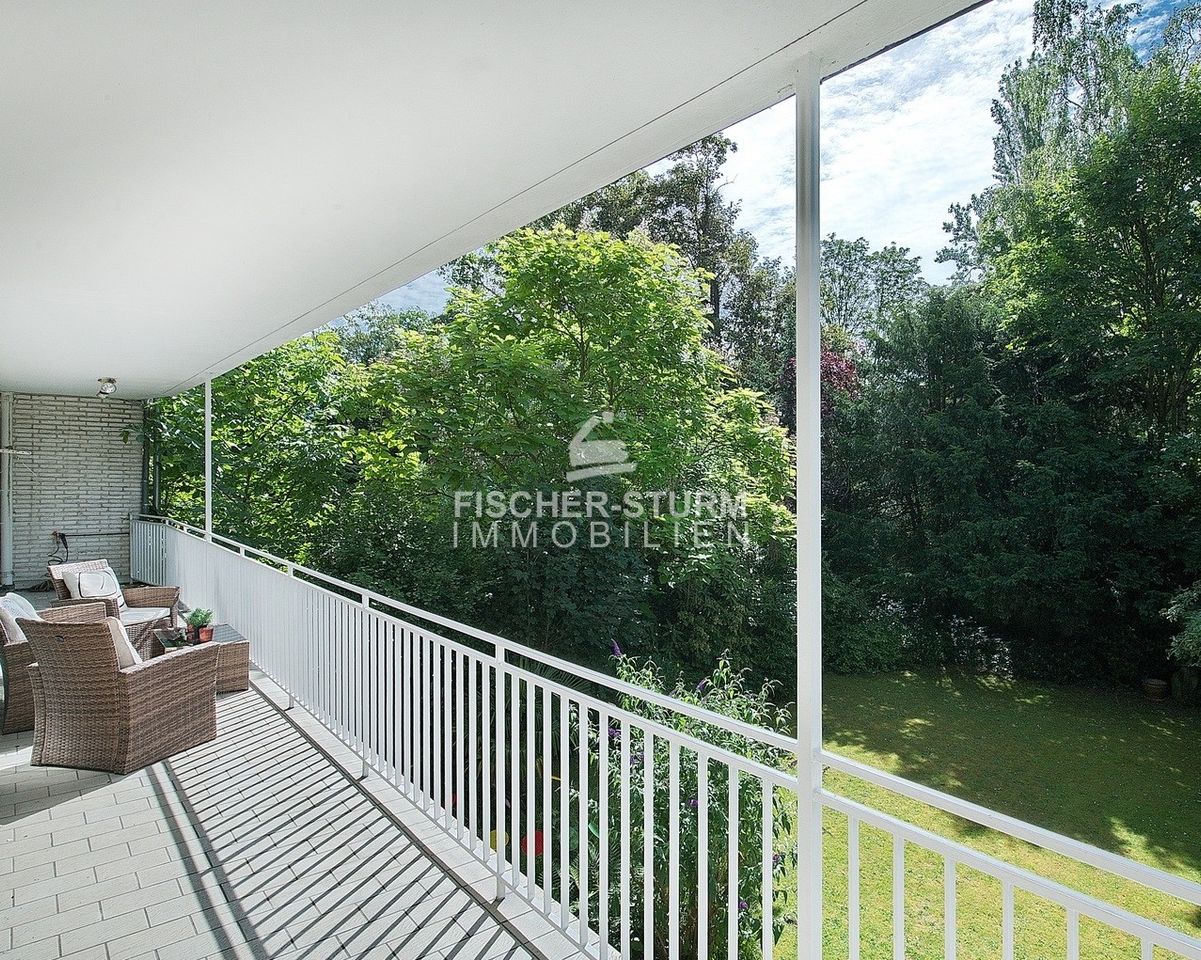 Süd-Ost-Balkon mit Grünblick